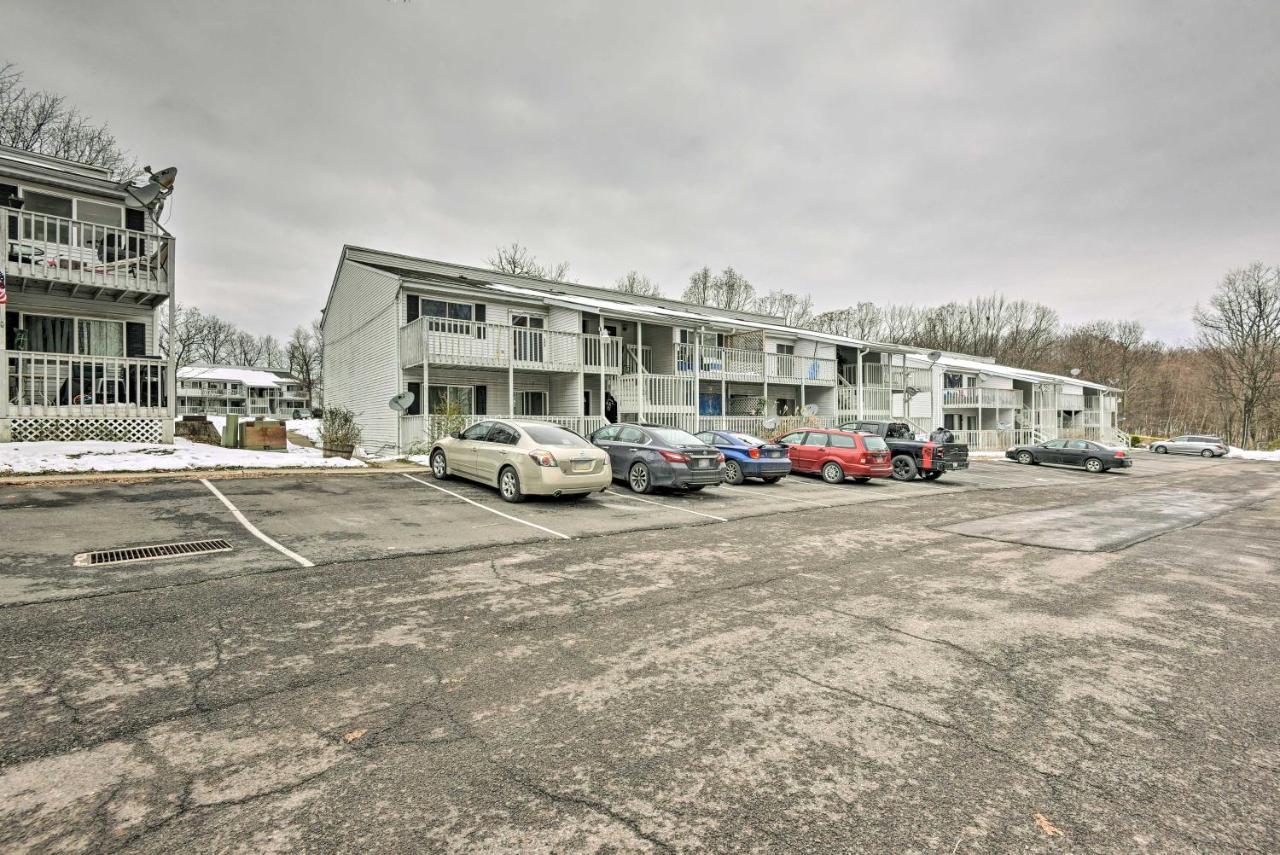 Mount Pocono Condo With Balcony, Near Mt Airy Casino Eksteriør billede